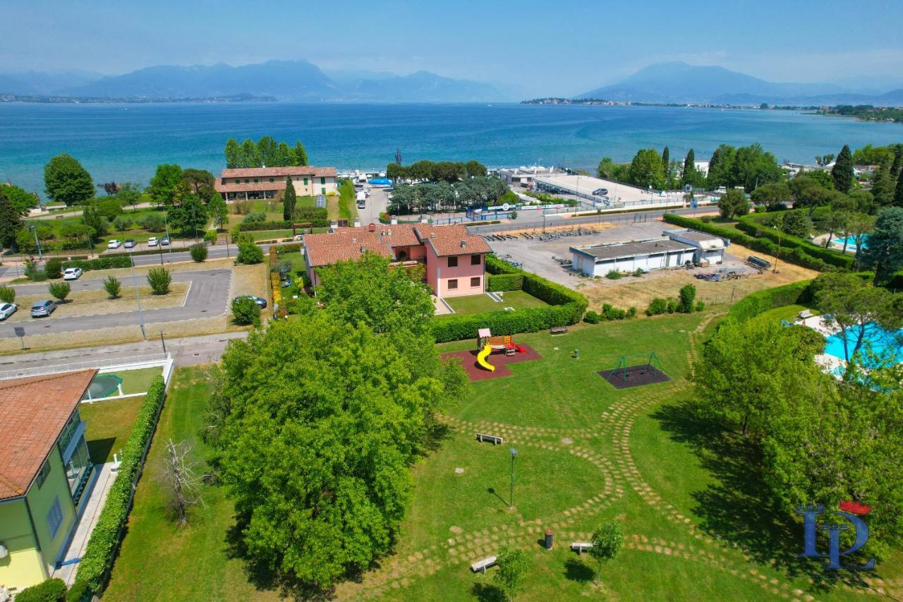 Desenzanoloft Official Partner Marriott Homes & Villas - Dolce Vita With Garden And Pools Ντεζεντσάνο ντελ Γκάρντα Εξωτερικό φωτογραφία